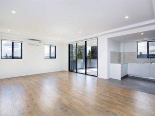 View profile: Quality Modern Apartment-3 Minutes to Station!