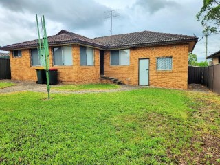 View profile: Spacious Family Home Close to Schools & Shopping Centre