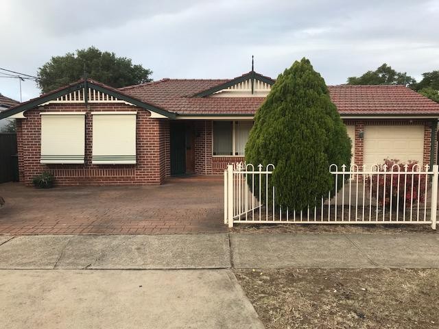 4 Bedrooms, 2 Bathrooms and Double Garage!!!