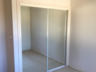 View profile: 3 Bedrooms! Air Conditioning! Gas Cooking!