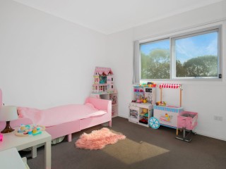 View profile: Modern Apartment with 2 Bathrooms plus Airconditioning!