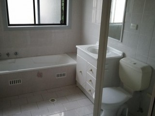 View profile: Spotless Two Bedroom Villa in Great Location