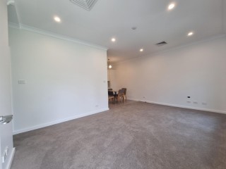 View profile: Spotless Renovated Home in Outstanding Location!
