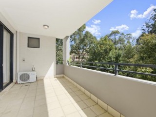 View profile: Walk to Station- Two Bedrooms, Two bathrooms & Two Balconies!