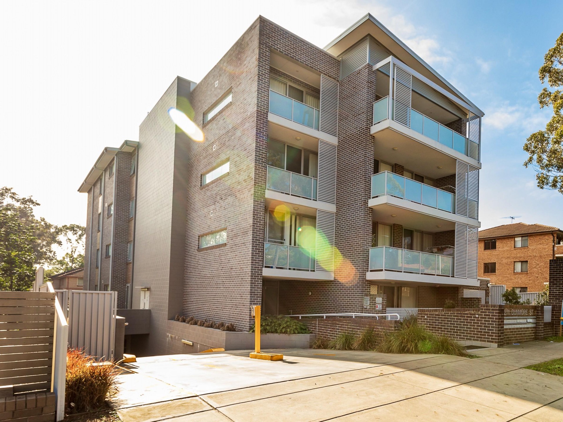 Luxurious Newly Built Unit! Outstanding Location