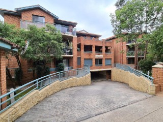 View profile: Quality Unit with 2 Bathrooms! Walk to Station!