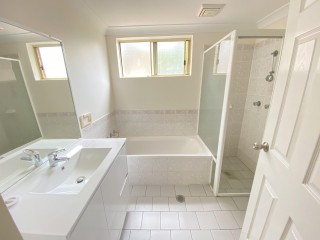 View profile: 5 Minutes walk to Station & Shops!