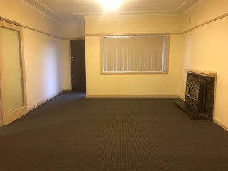 View profile: Walk to Station & Girraween Primary School!