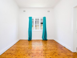View profile: Brand New Air Conditioner & Polished Floorboards Throughout