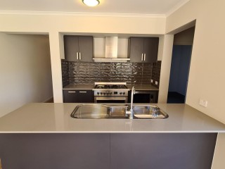 View profile: Massive BRAND NEW Duplex! 4 Bedrooms!