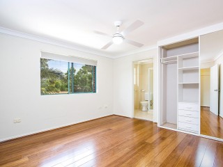 View profile: Fabulous spacious top floor unit in the heart of Wentworthville – boasts location and security!