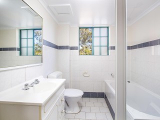 View profile: Outstanding Location - 2 Minutes Walk to Station