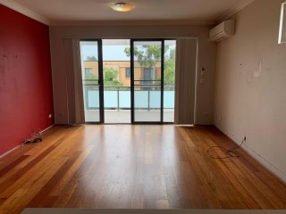 View profile: Walk to Westmead Hospital & Station!