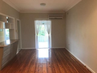 View profile: Walk to Station & Shops! The Perfect Family Home!