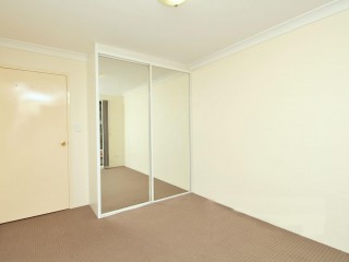 View profile: Stroll to Shops! Walk to Station!