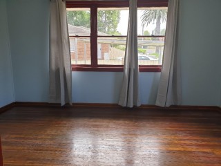 View profile: Walk to Station! In Westmead Primary School Catchment!