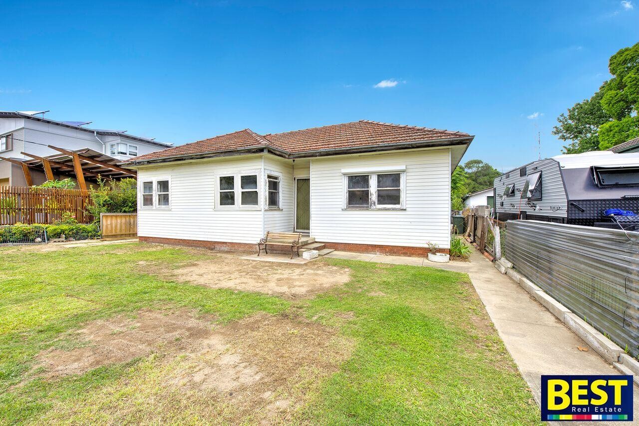 Walk to Westmead & Wentworthville Station!