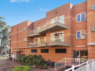 View profile: Stunning 2 bedroom apartment conveniently located 3 minutes walk to Toongabbie Train station!