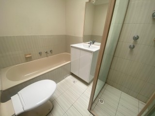 View profile: Catchment for sought after schools! Access to Pool and Tennis Courts! Gas Cooking!!
