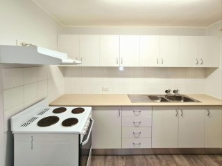 View profile: Beautiful Flat! Convenient Location!