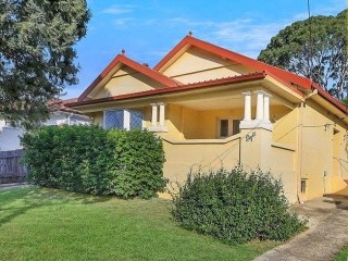 View profile: Superbly located to Wentworthville Station, Westmead Station, bus stops, shops and schools!