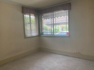 View profile: Outstanding Location! Air Conditioning, , short stroll to hospital, station & shops