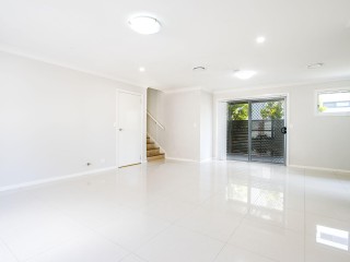 View profile: 3 Bedrooms! 2 Bathrooms! Walk to Station