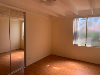 View profile: One Bedroom plus Loft-Walk to Station & Shopping Centre