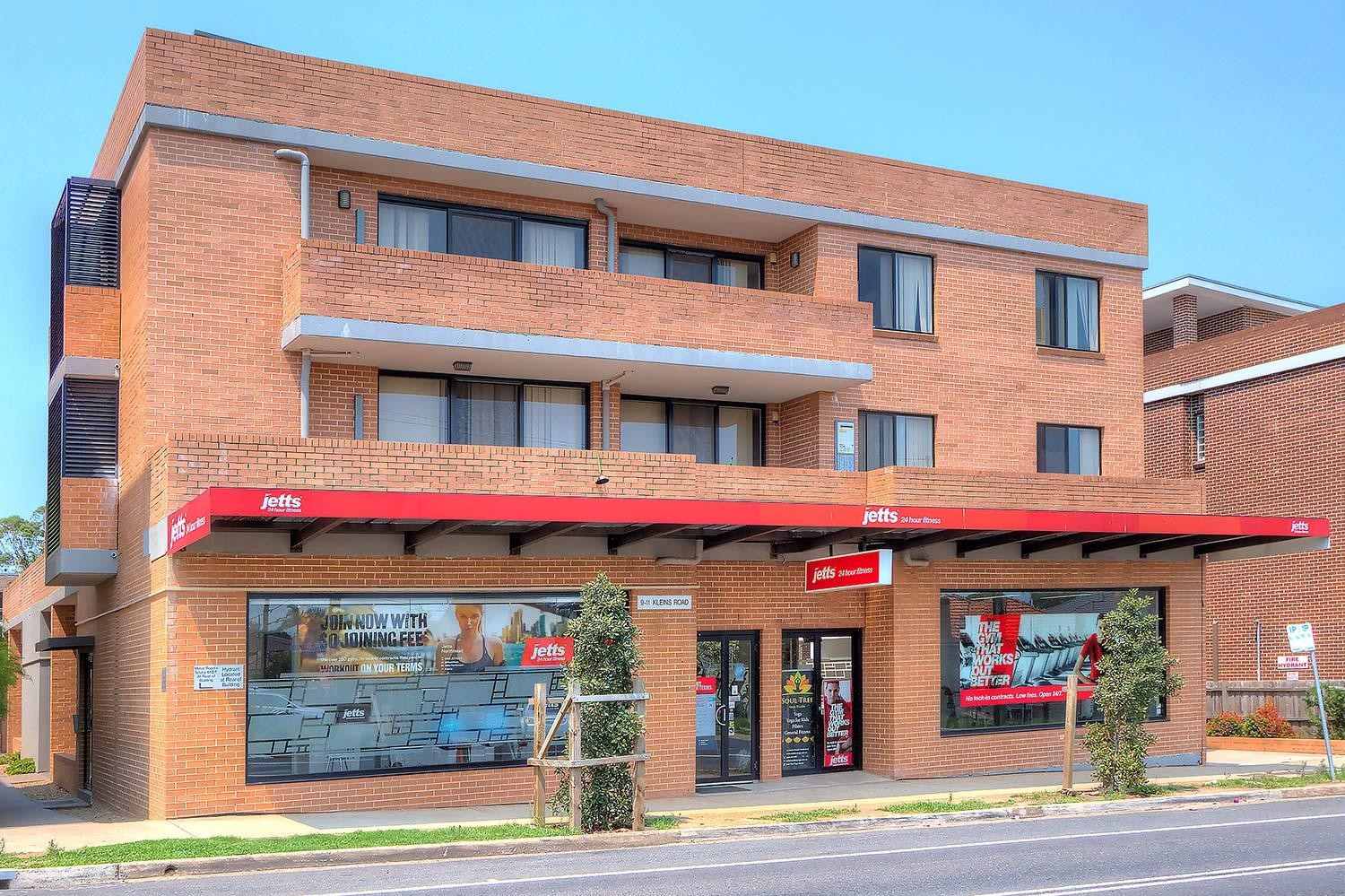 2 Bedroom Unit in Great Location