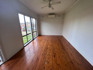 View profile: Convenient Location! 3 Bedrooms! Air Conditioning!