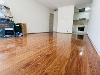 View profile: Ten Minutes Walk to Station!