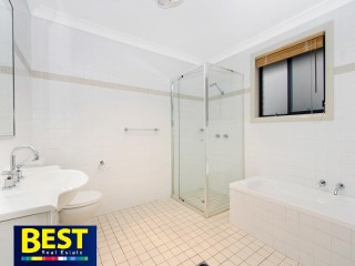 View profile: 3 Bedroom Townhouse, Walk to Station