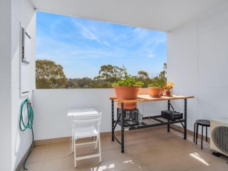 View profile: Modern Apartment with 2 Bathrooms plus Airconditioning!