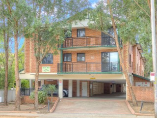 View profile: Excellent Location- Short Walk to Station & Shops!