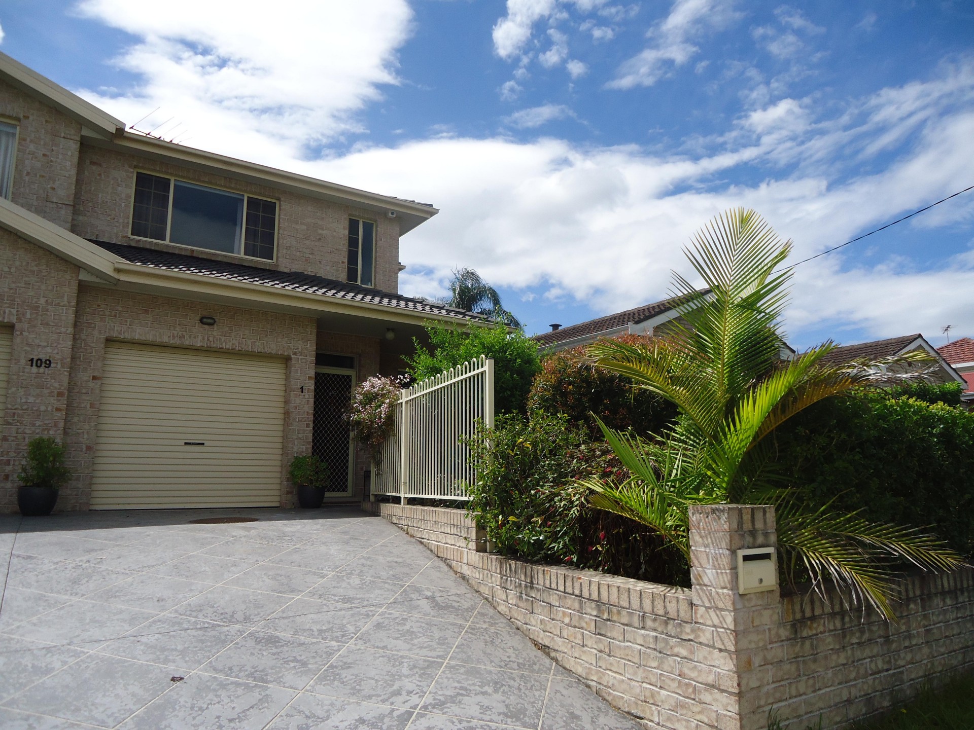 Spacious 4 Bedroom with Ducted Air Conditioning