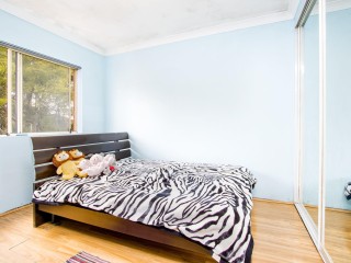 View profile: 5 Minutes to Station & Shopping Centre!