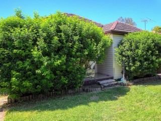 View profile: Conveniently located 2 bedroom Granny Flat!