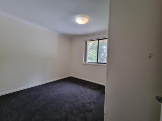 View profile: 3 Bedrooms, 2 Bathrooms Walk to Station
