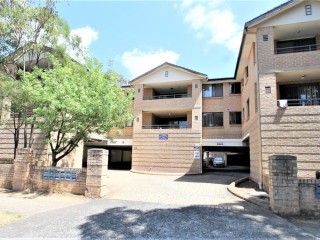 View profile: Opposite Woolworth's! Gas Cooking plus Dishwasher!