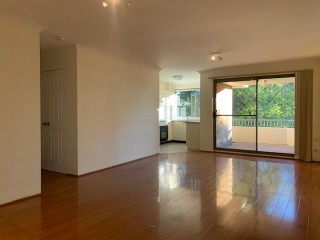 View profile: Minutes Walk to Station & Shopping Centre! Freshly Painted