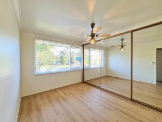 View profile: 3 Bedroom House with large backyard