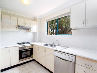 View profile: Fabulous spacious top floor unit in the heart of Wentworthville – boasts location and security!