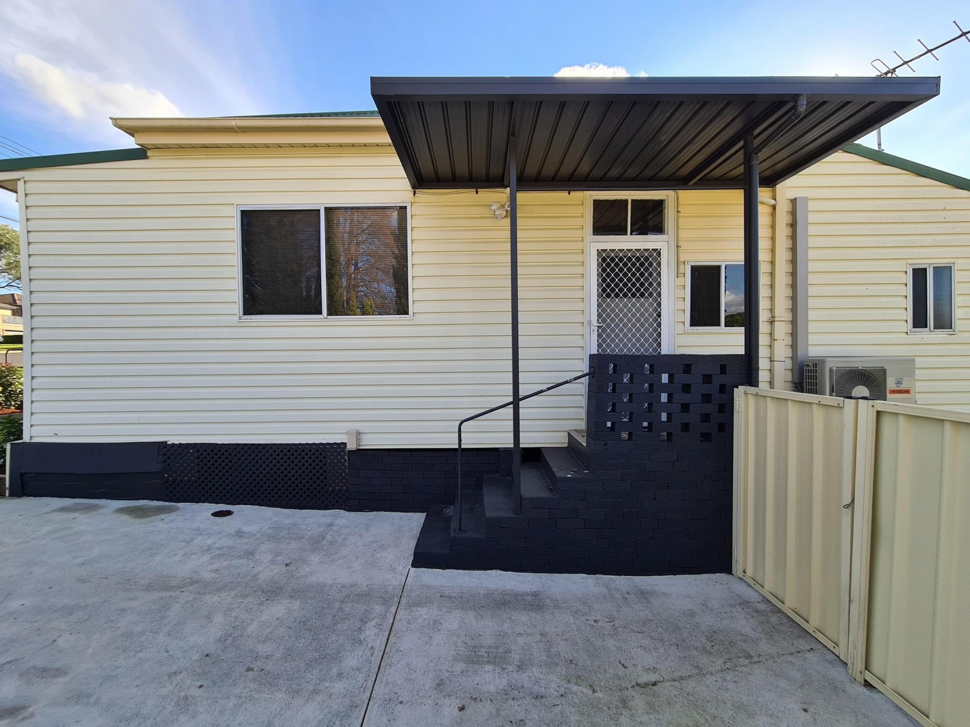 Beautiful Flat! Convenient Location!