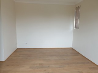 View profile: Recently Painted & Flooring! Stroll to Station!