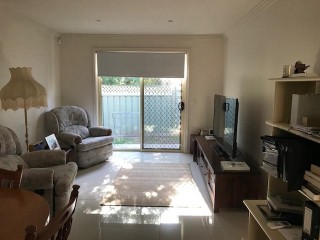 View profile: Granny Flat in Lovely Leafy Street!