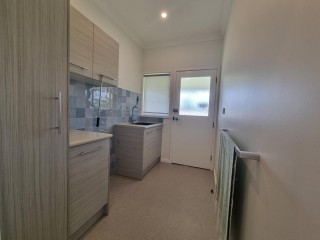 View profile: Spotless Renovated Home in Outstanding Location!