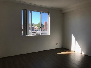 View profile: 2 Bedrooms! 2 Bathrooms! 2 Minutes to Station!