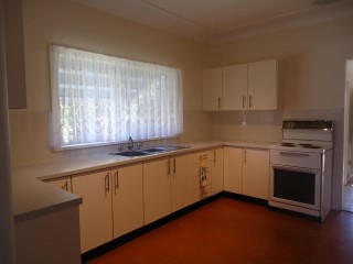 View profile: Freshly painted & Fully Fenced Yard