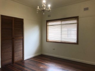 View profile: 4 Bedrooms! Close to Everything!