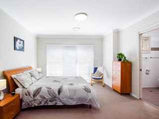 View profile: 4 Bedrooms! 2 Bathrooms!
